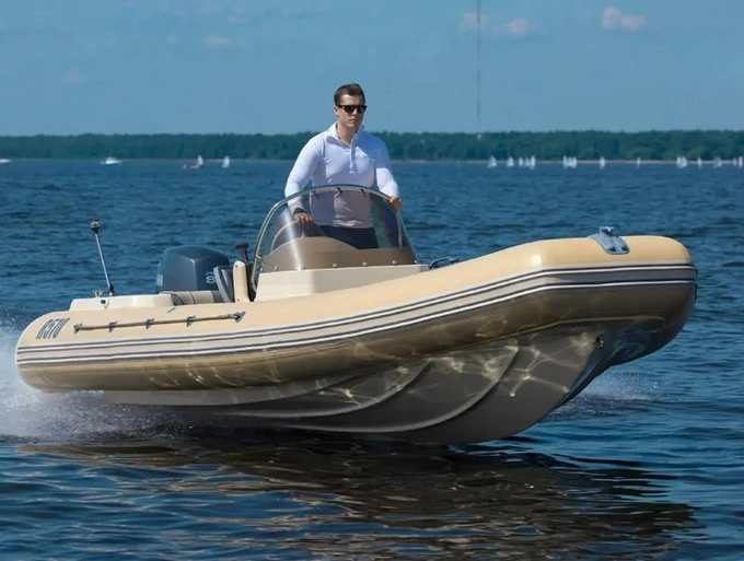 Лодка РИБ Skylark R 570