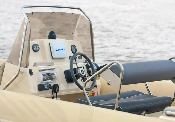 Лодка РИБ Skylark R 700