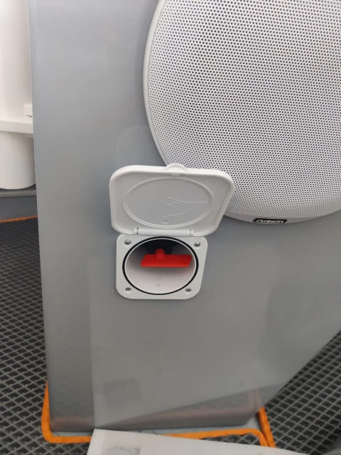 Выключатель массы