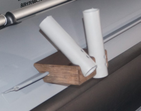 Универсальный крепежный блок под спиннинг с двумя пластиковыми трубками