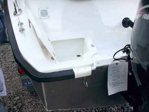 Катер Ермак 510 стеклопластиковый корпус