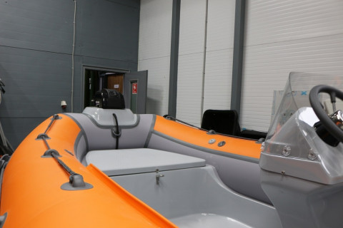 Лодка РИБ RiverBoats 430 (встроенный рундук)