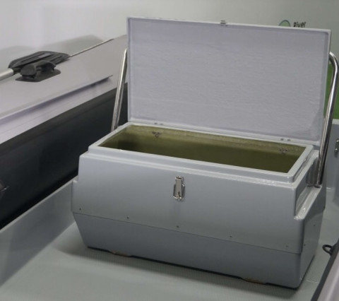 Кормовой рундук со спинкой валиком 800 (RiverBoats)