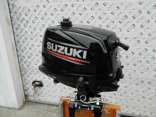 Купить мотор сузуки 5. Df6 as Suzuki белый. Лодомотор Suzuki DF 5 шильдик.
