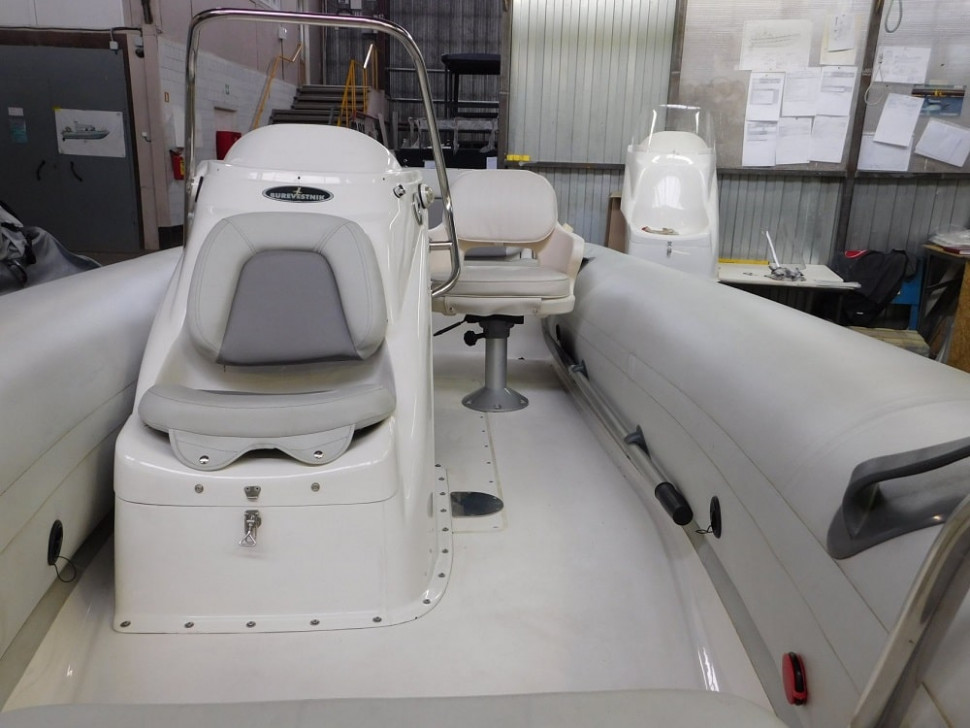 Рулевая консоль для лодки волжанка 42. Консоль рулевая для лодки риб. Консоль рулевая для лодки риб. Рулевая консоль на лодку кайман 350. Рулевая консоль для лодки волжанка 42.